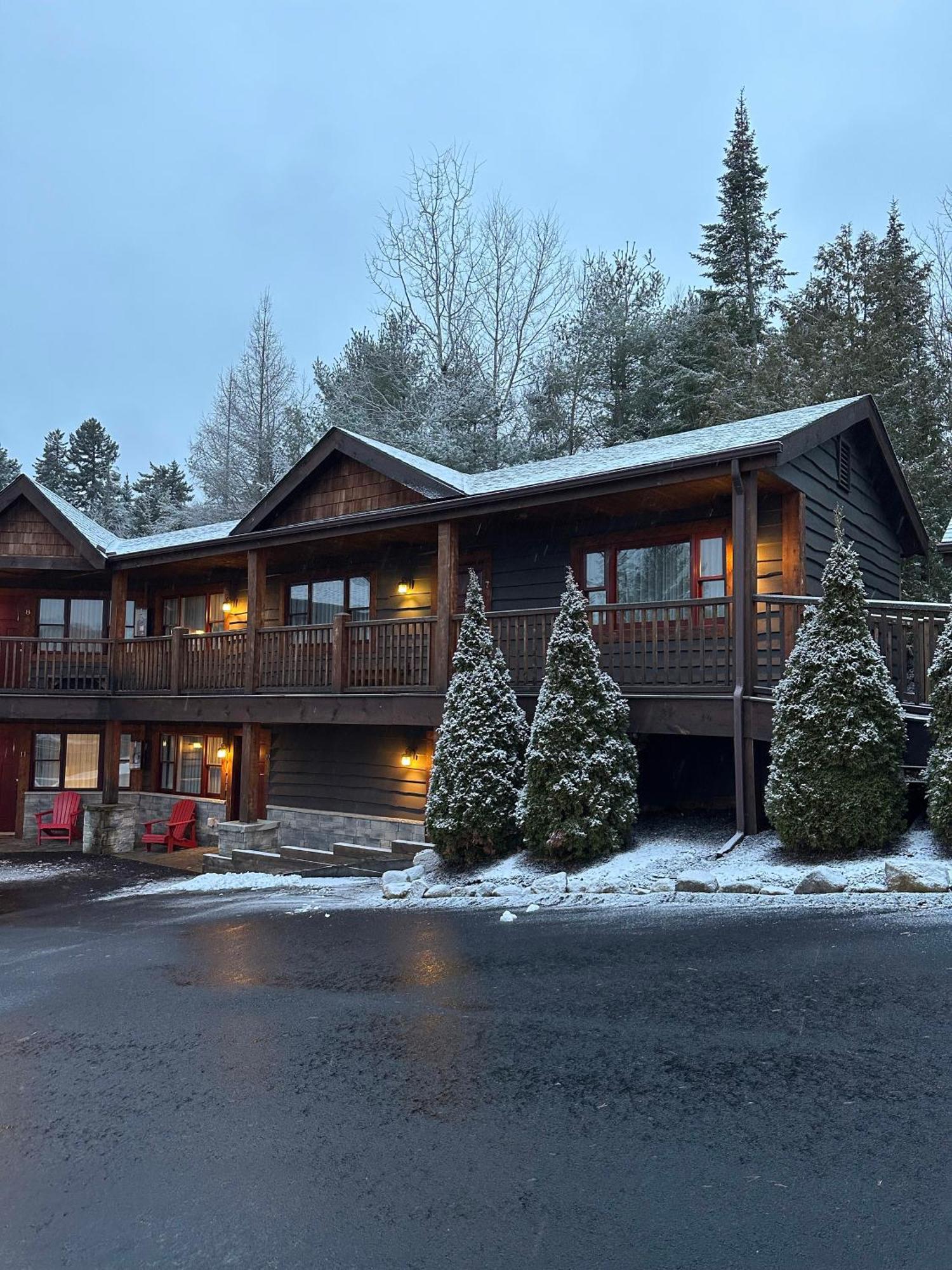 Lake Placid Inn: Residences Buitenkant foto