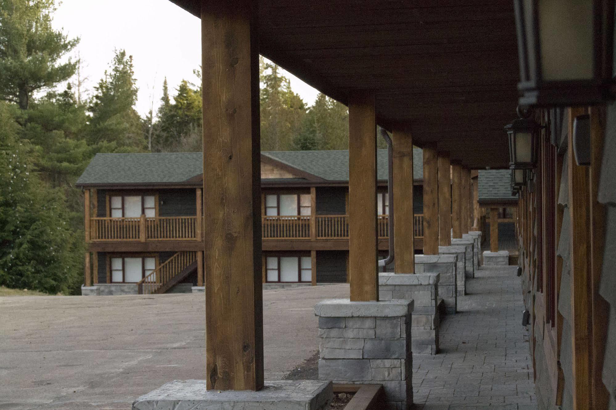 Lake Placid Inn: Residences Buitenkant foto