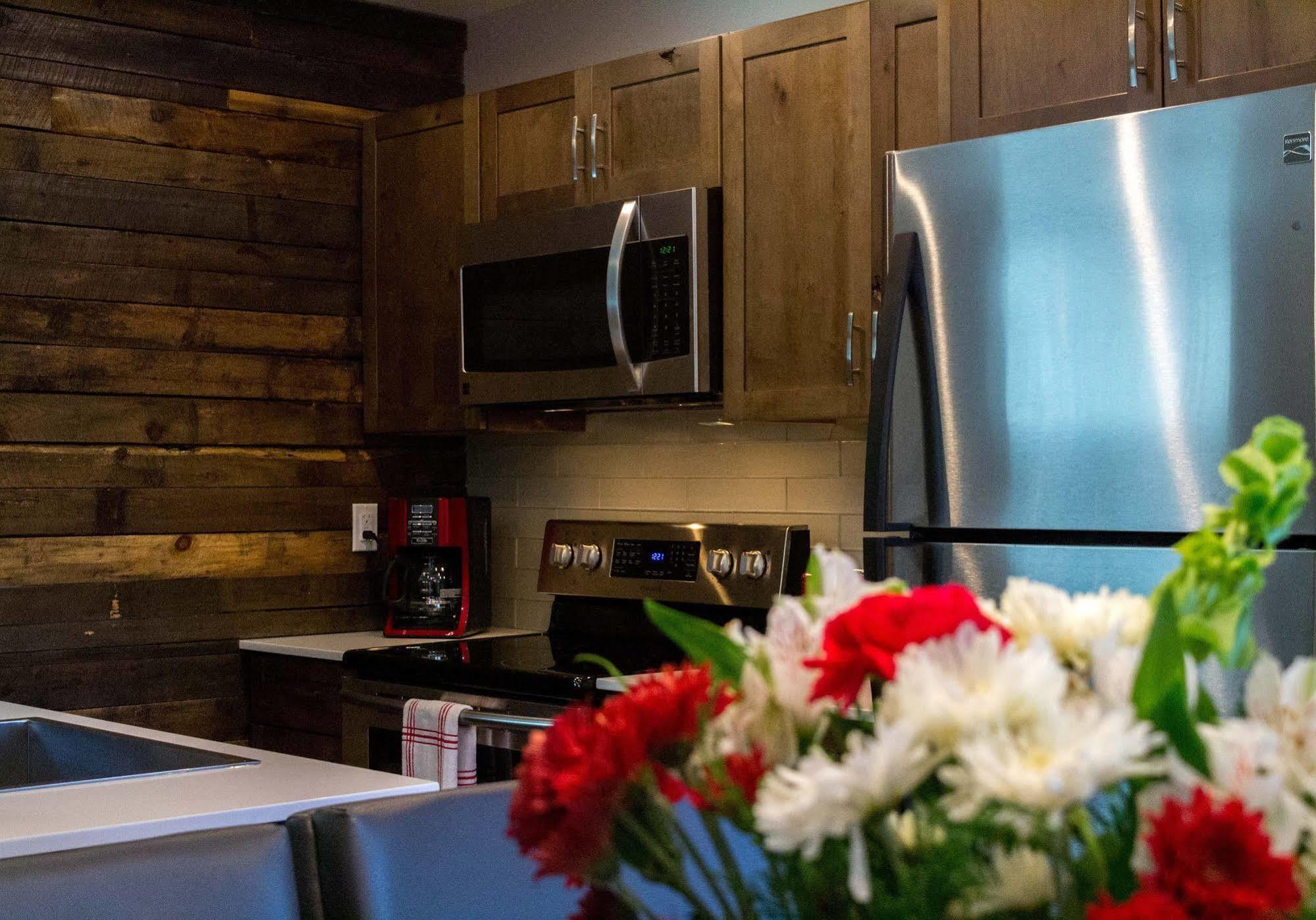 Lake Placid Inn: Residences Buitenkant foto
