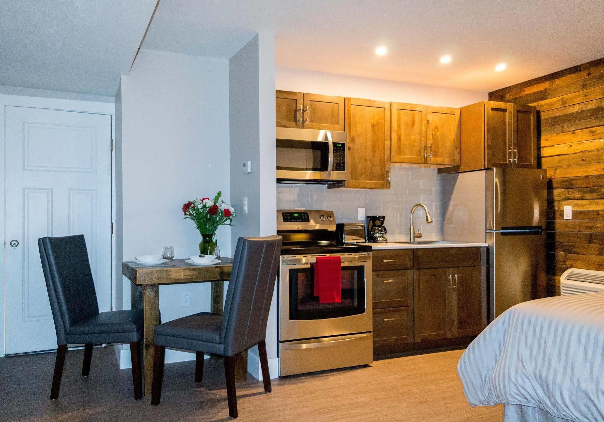 Lake Placid Inn: Residences Buitenkant foto
