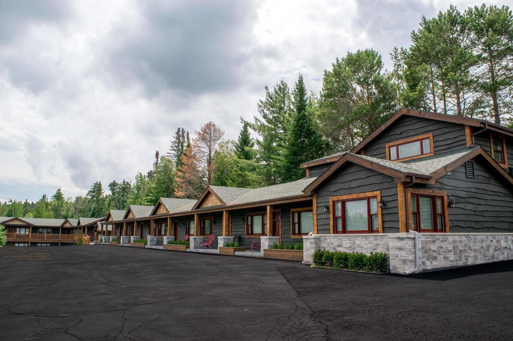 Lake Placid Inn: Residences Buitenkant foto